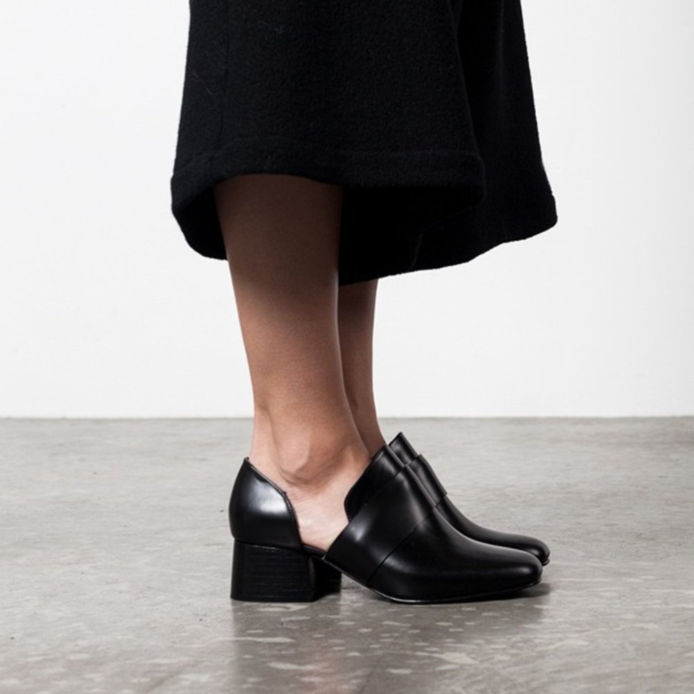Creatures of Comfort Slip-On Leather Black Heeled Shoes Size 7